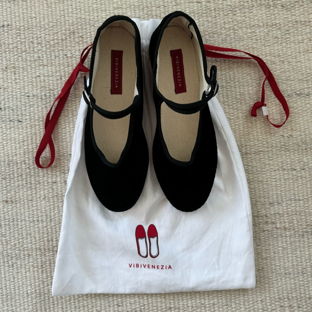 Vibi Venezia Black Velvet Mary Jane Ballet Flats - brand new, never worn!